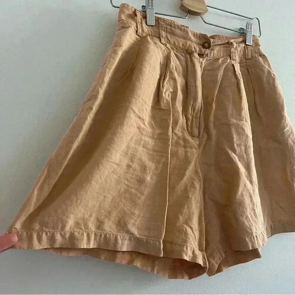 Vintage Calvin Klein 100% Linen High Waisted Shorts - Picture 2 of 9